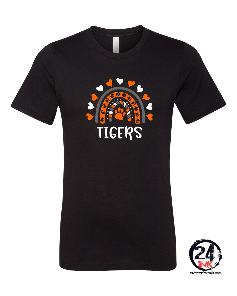 This girl loves the Detroit Tigers T-shirts - Freedomdesign